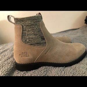 NWOT The North Face Ballard III Chelsea Waterproof Hiking Sock Boots - 10.5